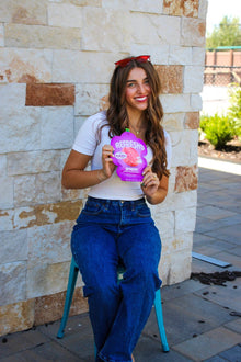 Model with pack, sour freeze-dried grapes